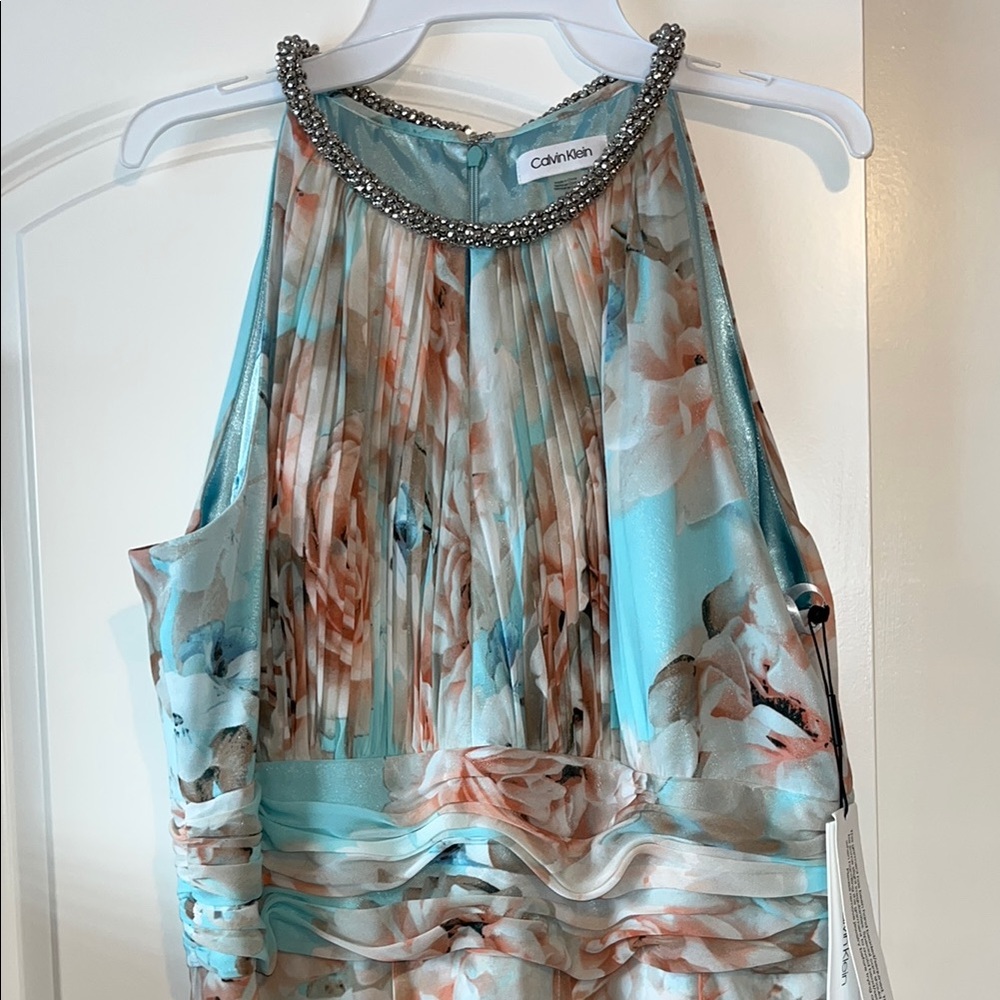 Beautiful formal Dress - Picture 3 of 4
